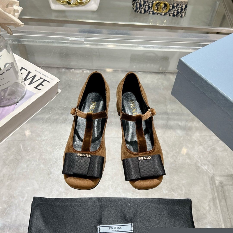 Pra*a high heels